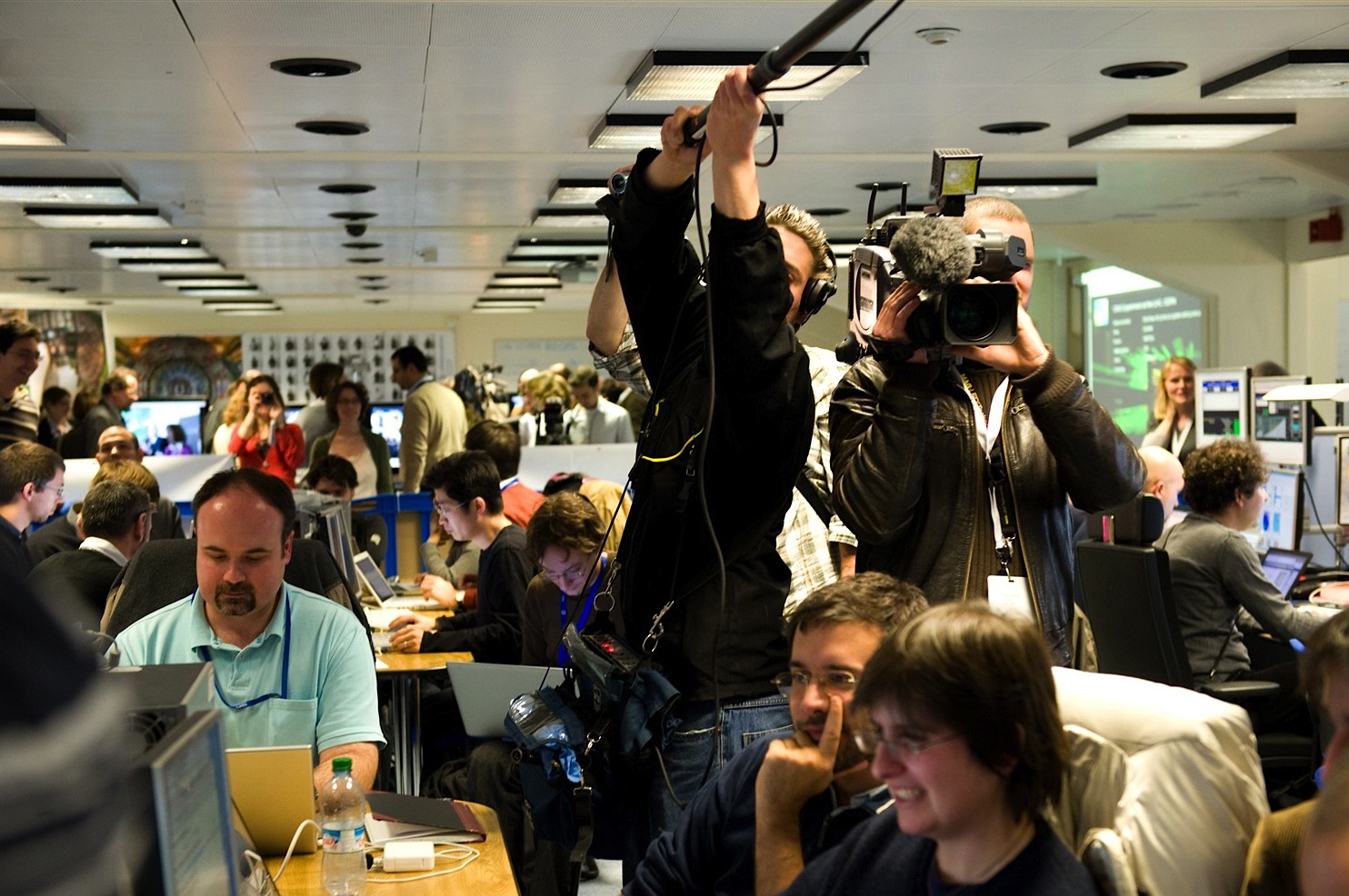 LHC First Physics in the CMS Centre at CERN