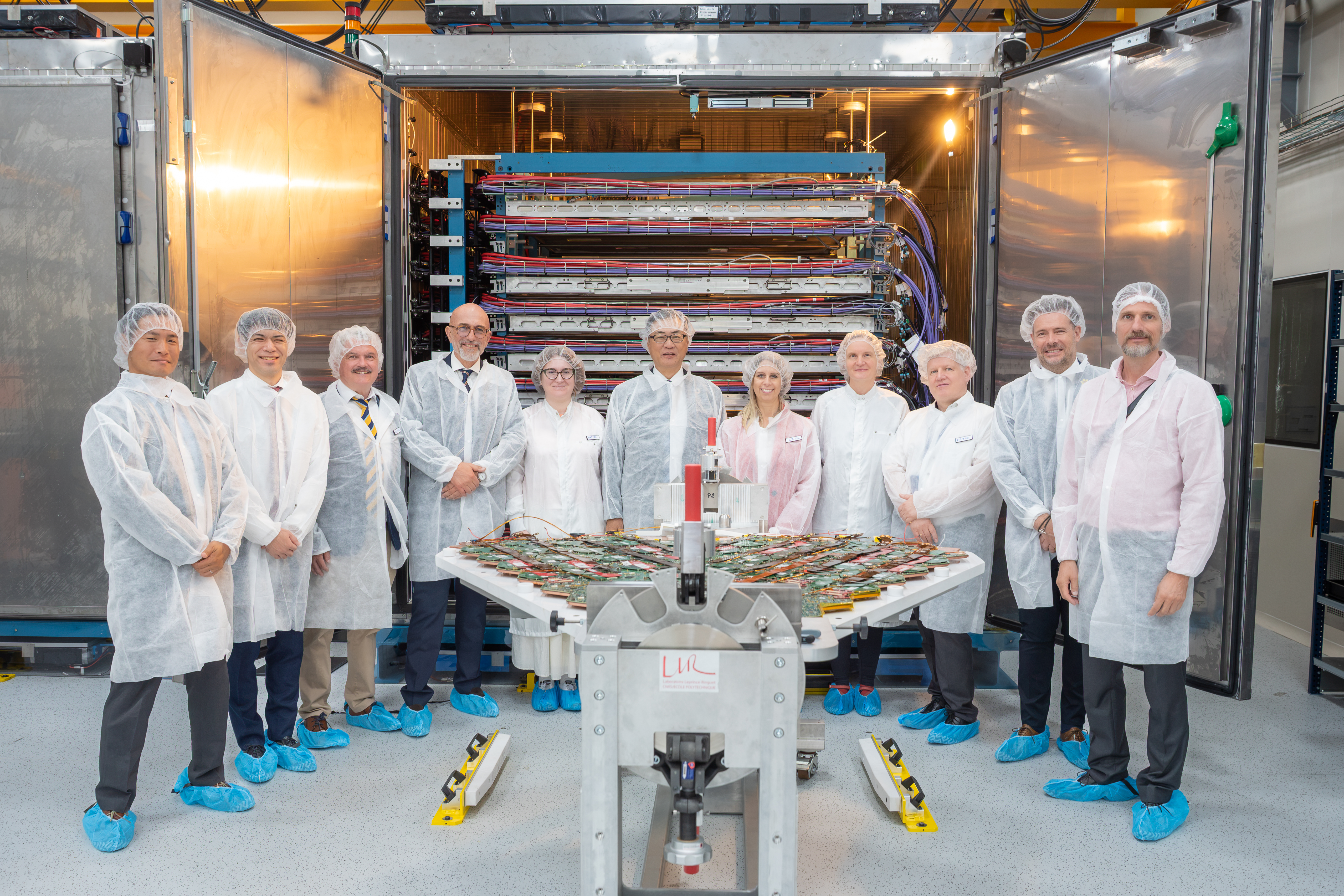 Hamamatsu delegation visits one of the CMS cleanrooms at Point 5